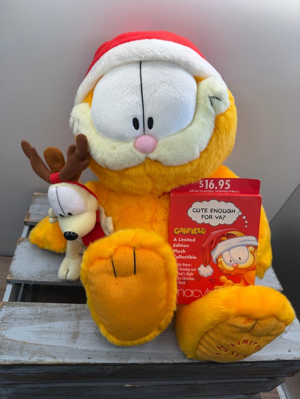 Vintage Macy's Garfield Plush-25th Anniversary Limited Edition-Reindog/Odie Book